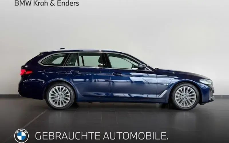 Gebraucht BMW 530e Sport Line 292 PS (214 kW) 2022 Blau Kombi