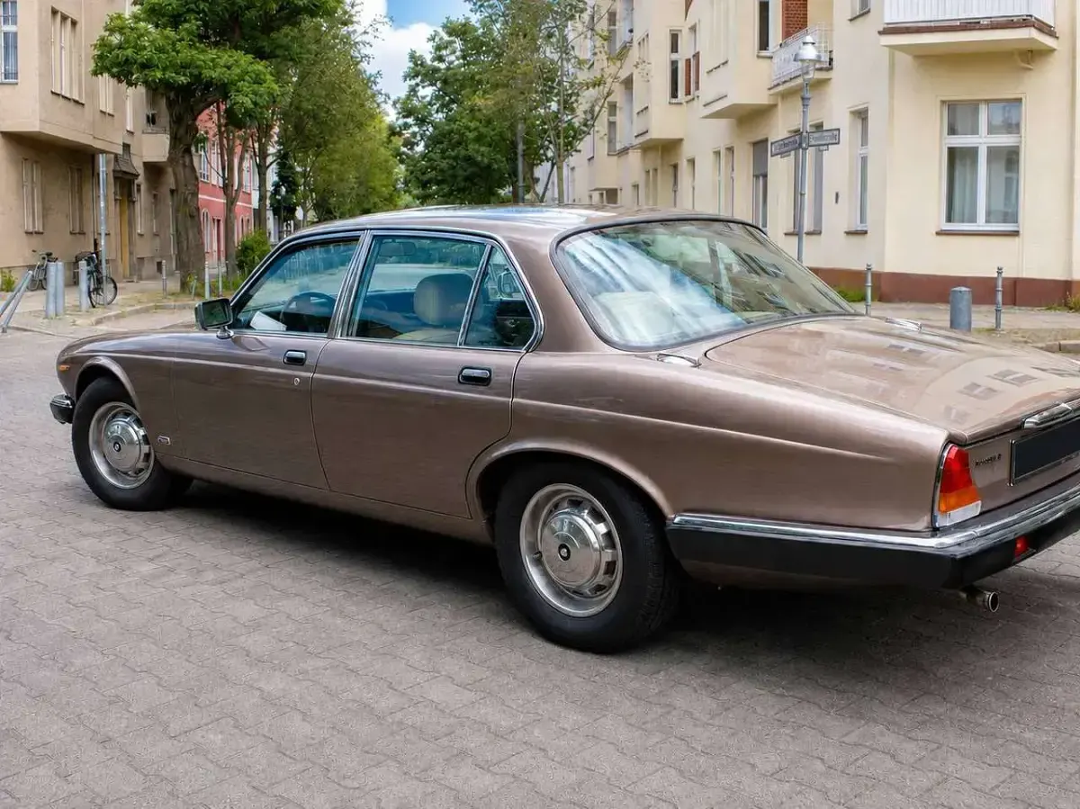 Gebraucht Jaguar XJ12 260 PS (191 kW) 1984 Braun Limousine