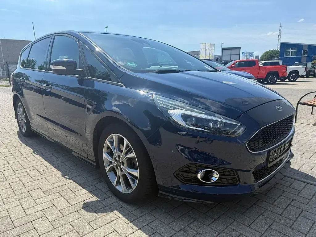 Gebraucht Ford S-MAX ST-Line 160 PS (117 kW) 2018 Blazerblau Van / Kleinbus