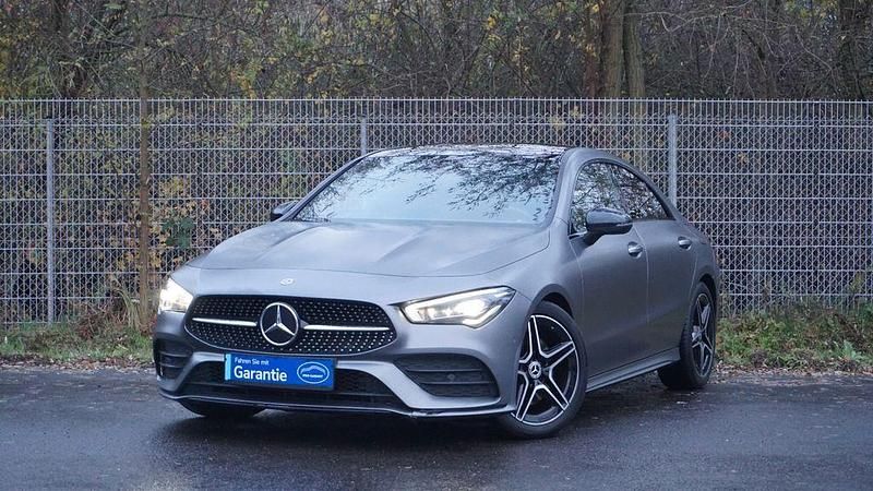 Grau Gebraucht 2021 Mercedes CLA200 AMG Limousine | 22.400 € (Guter Preis) - Bild 1/4
