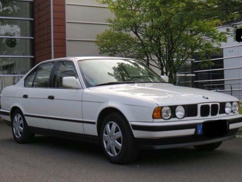 Używany BMW 520 150 KM (110 kW) 1990 Biały Sedan/Limuzyna