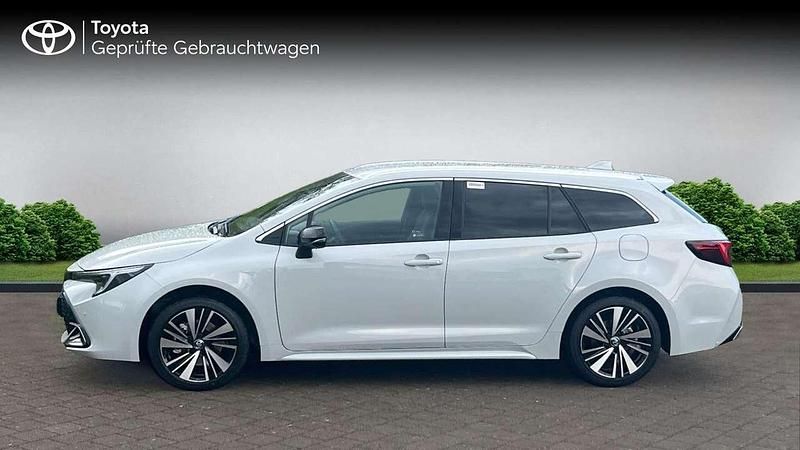 Neu Toyota Corolla 178 PS (130 kW) 2025 Dynamic grey Kombi