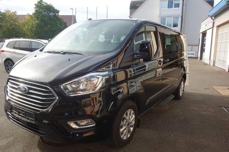 Schwarz Gebraucht 2023 Ford Tourneo Custom Van / Kleinbus | 35.900 € (Guter Preis) - Bild 1/4