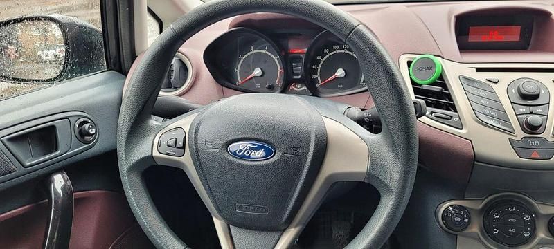 Gebraucht Ford Fiesta Trend 60 PS (44 kW) 2009 Schwarz Kleinwagen