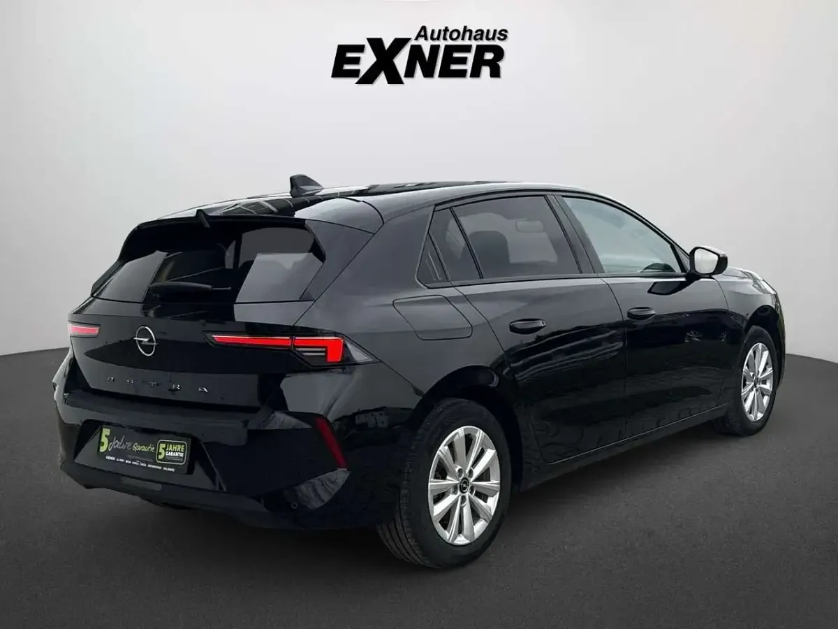 Gebraucht Opel Astra Enjoy 131 PS (96 kW) 2023 Schwarz Limousine