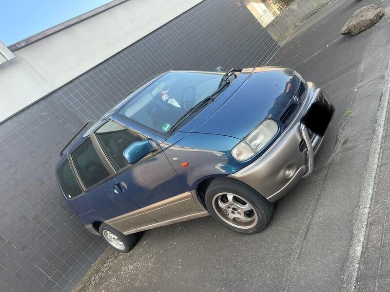 Blau Gebraucht 2000 Nissan Serena Van / Kleinbus | 3.100 € - Bild 1/4