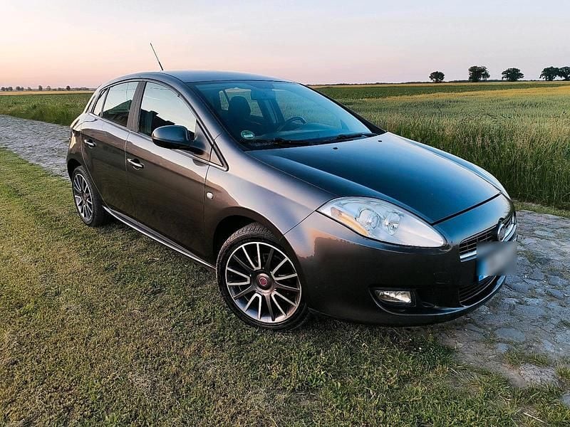 Braun Gebraucht 2008 Fiat Bravo Kleinwagen | 2.990 € (Teuer) - Bild 1/4