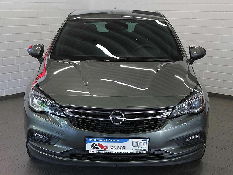 Używany Opel Astra Dynamic 150 KM (110 kW) 2017 Szary Sedan/Limuzyna