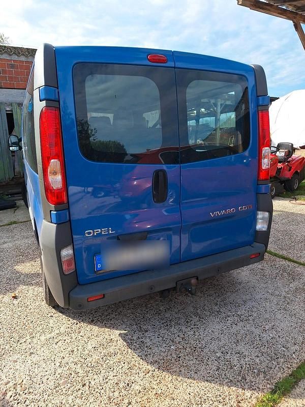 Blau Gebraucht 2013 Opel Vivaro Van | 14.000 € - Bild 1/4