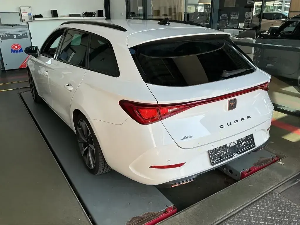 Gebraucht Cupra Leon 204 PS (150 kW) 2023 Weiß Limousine