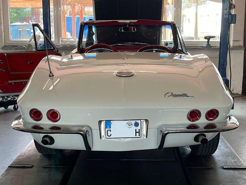 Weiß Gebraucht 1963 Corvette C2 Cabrio | 57.900 € - Bild 1/4