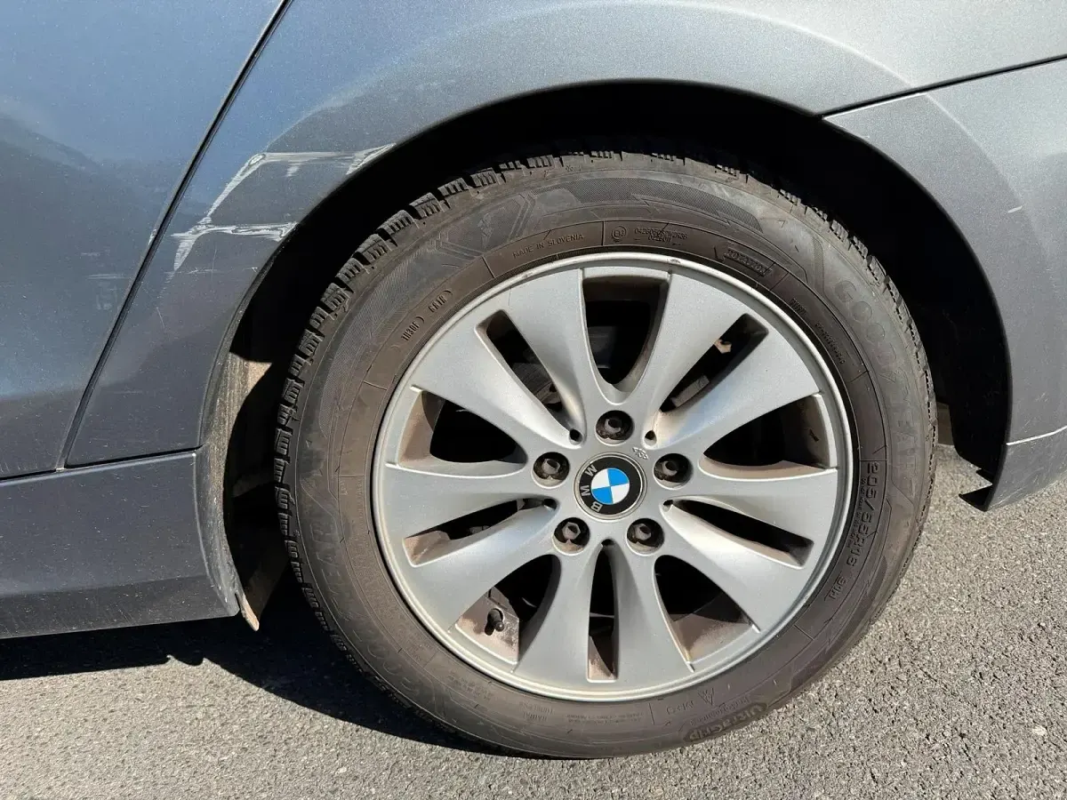 Gebraucht BMW 116 122 PS (89 kW) 2009 Grau Kleinwagen