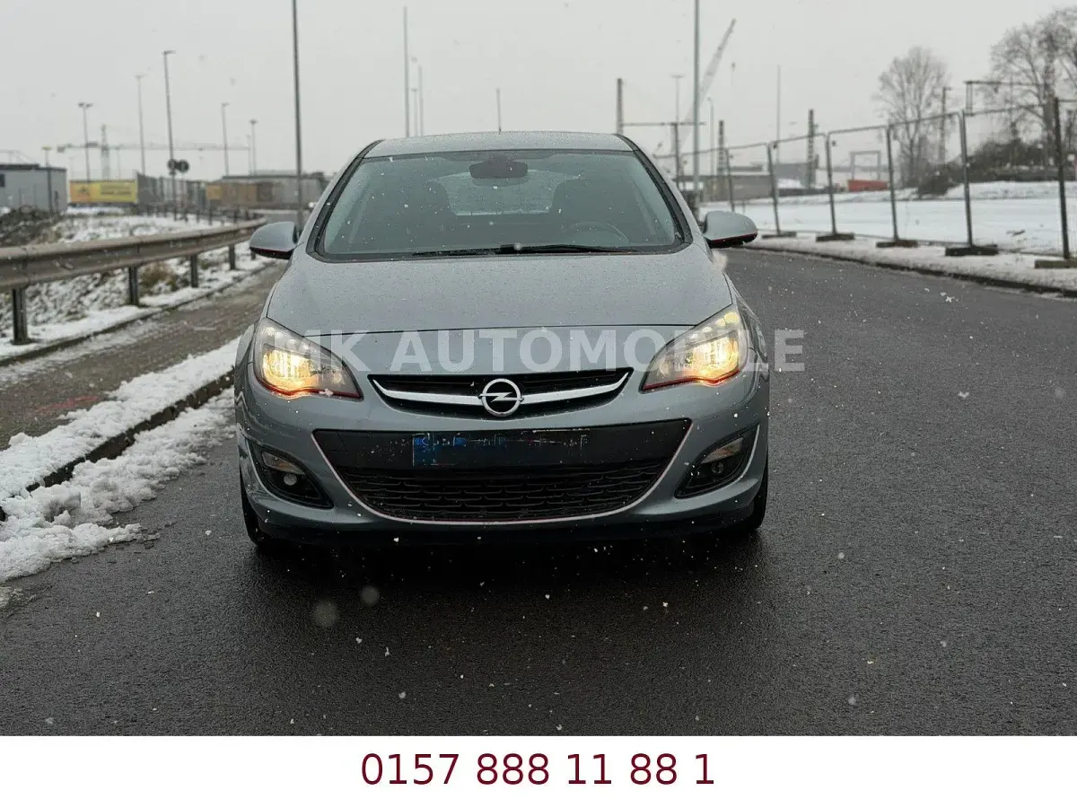 Gebraucht Opel Astra Energy 120 PS (88 kW) 2014 Silber Limousine