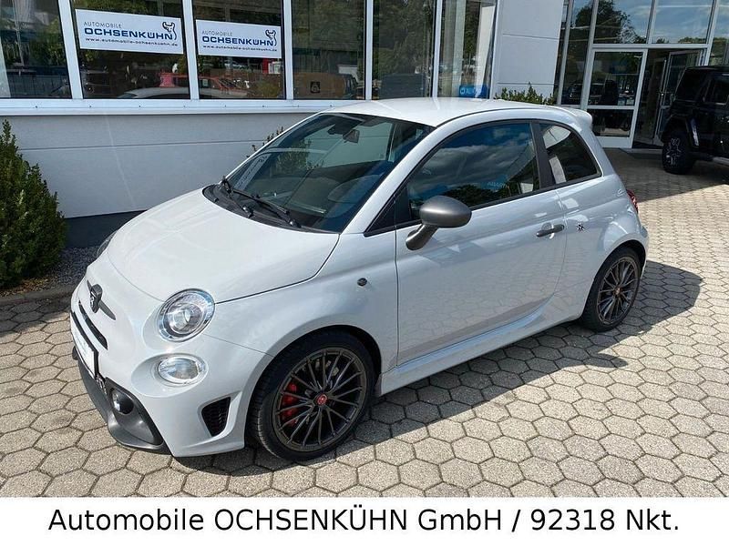 Grau Gebraucht 2022 Abarth 695 Kleinwagen | 25.990 € (Fairer Preis) - Bild 1/4