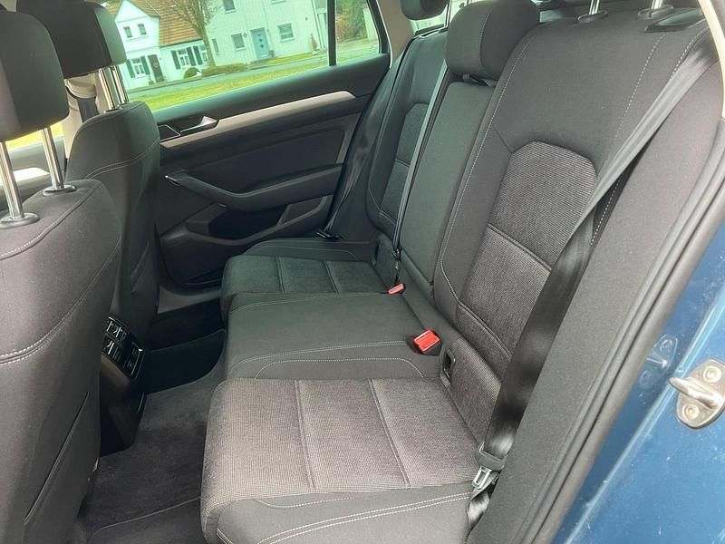 Gebraucht VW Passat Comfortline 150 PS (110 kW) 2015 Kombi