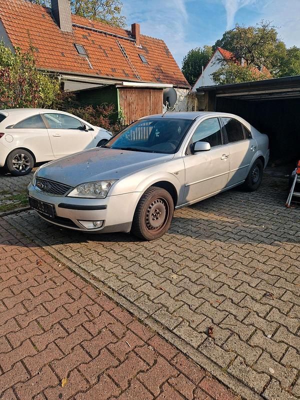 Silber Gebraucht 2003 Ford Mondeo Limousine | 1.000 € (Fairer Preis) - Bild 1/4