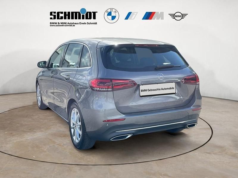 Gebraucht Mercedes B220 190 PS (139 kW) 2019 Mountaingrau Van / Kleinbus