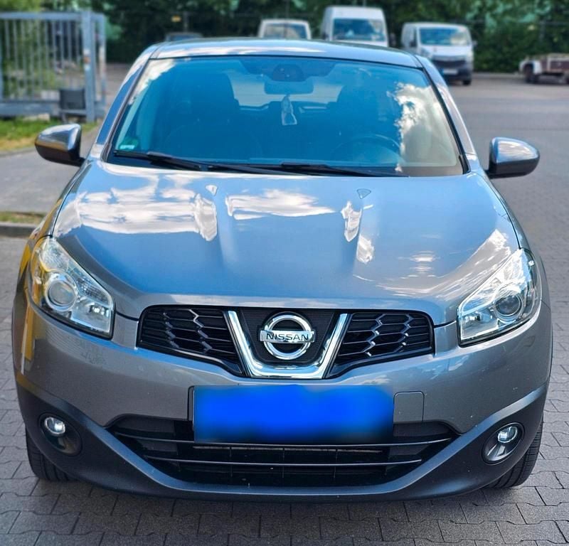 Gebraucht Nissan Qashqai Acenta 141 PS (103 kW) 2013 Grau SUV