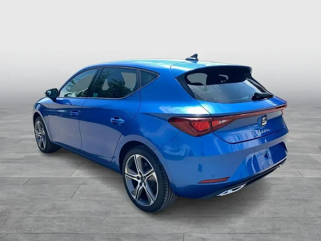 Neu Seat Leon FR 150 PS (110 kW) 2026 Saphirblau Limousine