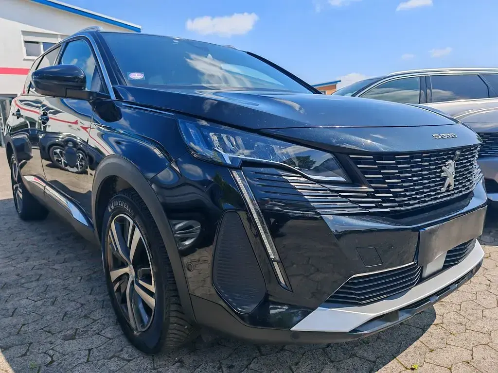Gebraucht Peugeot 5008 Allure 131 PS (96 kW) 2023 Schwarz SUV