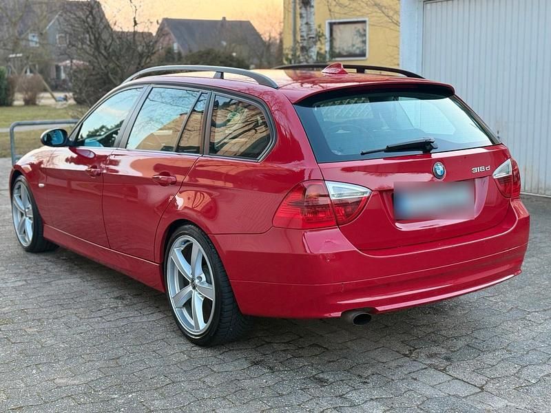 Gebraucht BMW 318 122 PS (89 kW) 2007 Rot Kombi