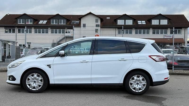 Gebraucht Ford S-MAX Titanium 150 PS (110 kW) 2019 Weiß Van / Kleinbus
