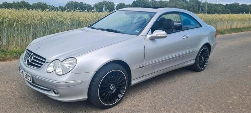 Silber Gebraucht 2004 Mercedes CLK200 Avantgarde Coupé | 4.800 € - Bild 1/4