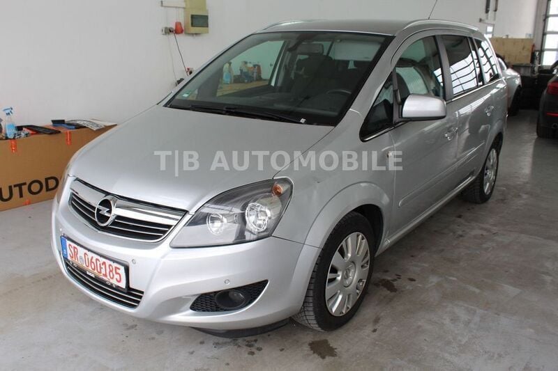 Gebraucht Opel Zafira Design Edition 150 PS (110 kW) 2011 Silber Van / Kleinbus