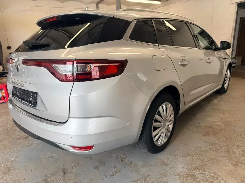 Gebraucht Renault Mégane IV 132 PS (97 kW) 2017 Silber Limousine