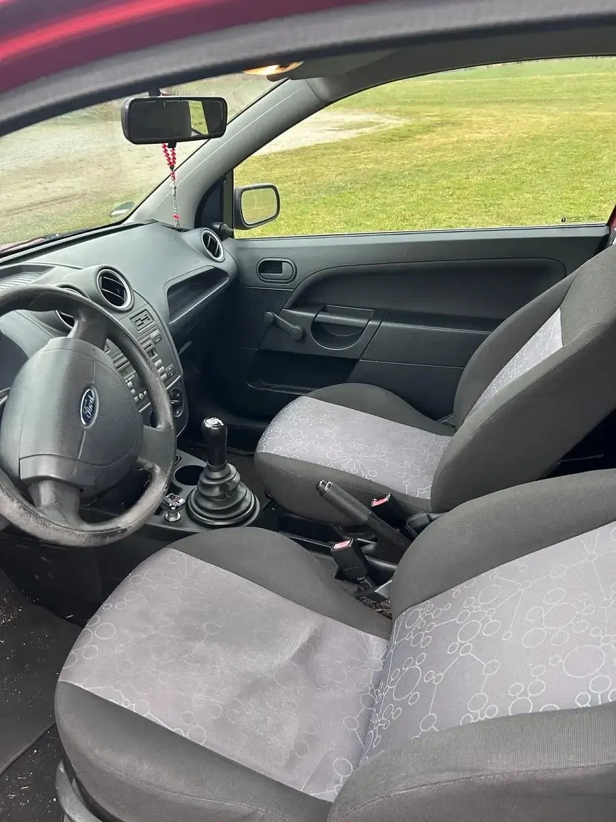 Gebraucht Ford Fiesta 70 PS (51 kW) 2005 Rot Kleinwagen