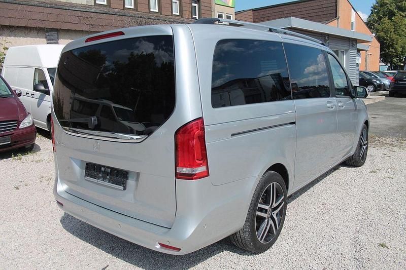 Gebraucht Mercedes V250 190 PS (139 kW) 2022 Silber Van / Kleinbus