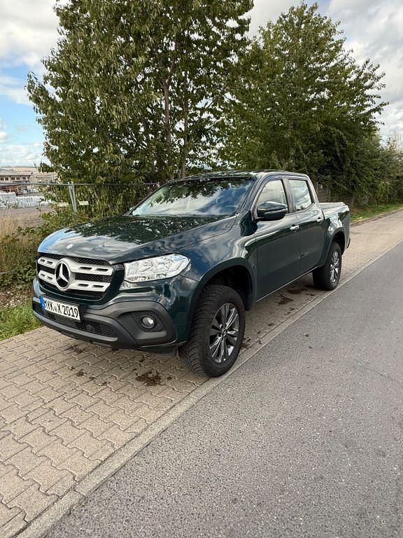Grün Gebraucht 2018 Mercedes X220 Abholung | 27.000 € - Bild 1/4