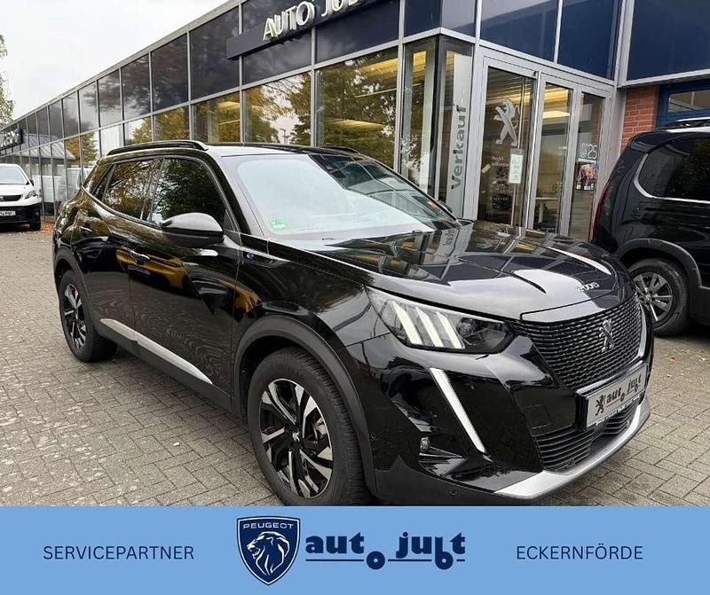 Gebraucht Peugeot e-2008 GT 100 kW (136 PS) 2022 Perla nera schwarz SUV