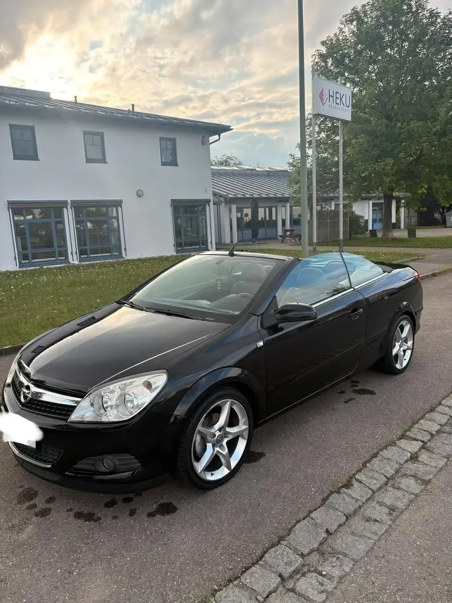 Gebraucht Opel Astra 116 PS (85 kW) 2008 Schwarz Cabrio
