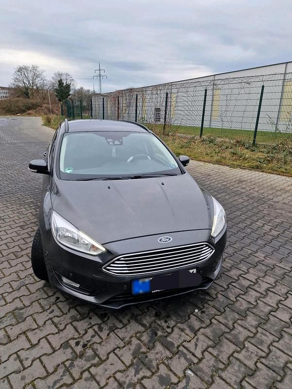 Gebraucht Ford Focus 120 PS (88 kW) 2015 Grau Kombi