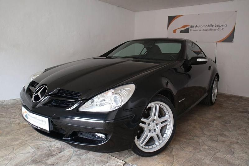 Schwarz Gebraucht 2007 Mercedes SLK200 Cabrio | 8.990 € (Fairer Preis) - Bild 1/4