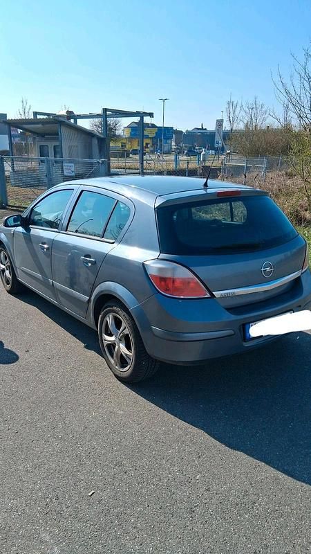 Gebraucht Opel Astra 90 PS (66 kW) 2004 Grau Limousine
