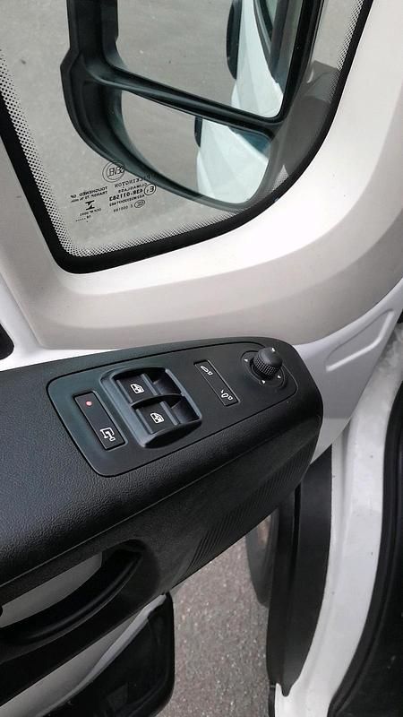 Gebraucht Peugeot Boxer 130 PS (95 kW) 2019 Weiß Van