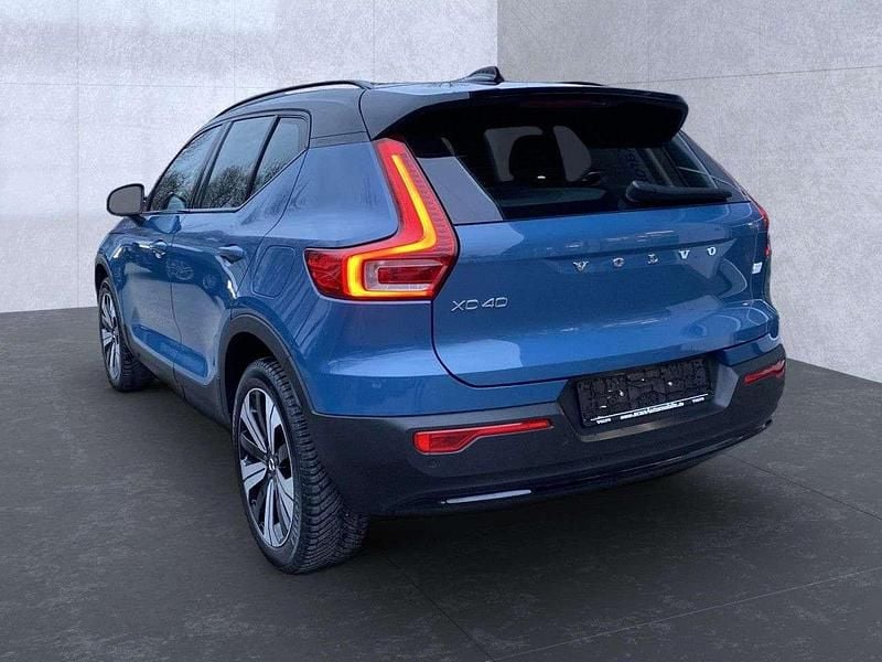Gebraucht Volvo XC40 Core 169 kW (231 PS) 2022 Fjord blue / SUV