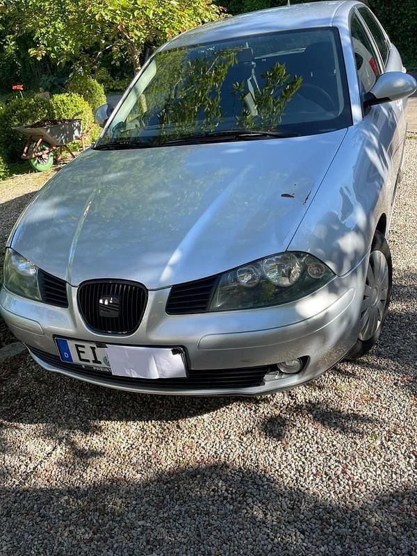 Silber Gebraucht 2006 Seat Ibiza Kleinwagen | 900 € (Superpreis) - Bild 1/4