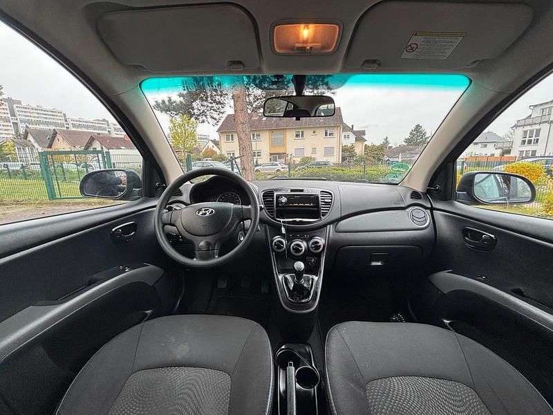 Gebraucht Hyundai i10 Edition 69 PS (50 kW) 2013 Schwarz Kleinwagen