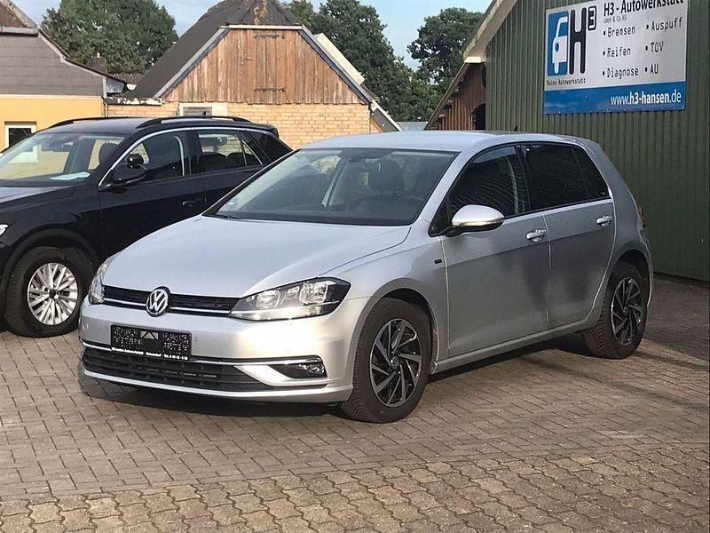 Silber Gebraucht 2018 VW Golf VII Join Limousine | 12.900 € (Fairer Preis) - Bild 1/4