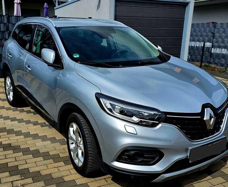 Gebraucht Renault Kadjar LIMITED 159 PS (116 kW) 2019 Silber SUV