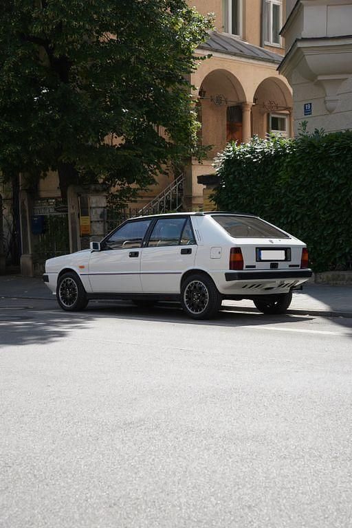 Gebraucht Lancia Delta 132 PS (97 kW) 1986 Weiß Kleinwagen