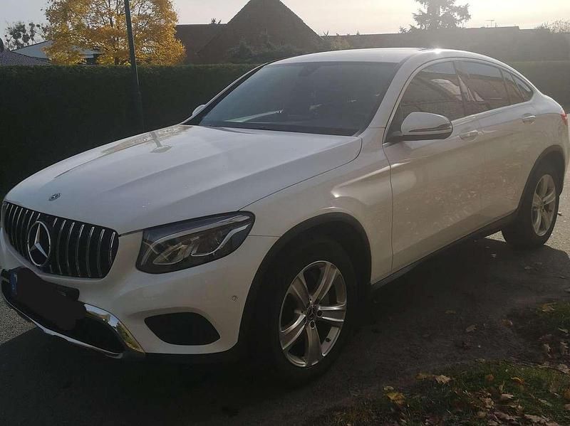 Weiß Gebraucht 2018 Mercedes GLC250 Coupé | 33.000 € (Etwas zu teuer) - Bild 1/4