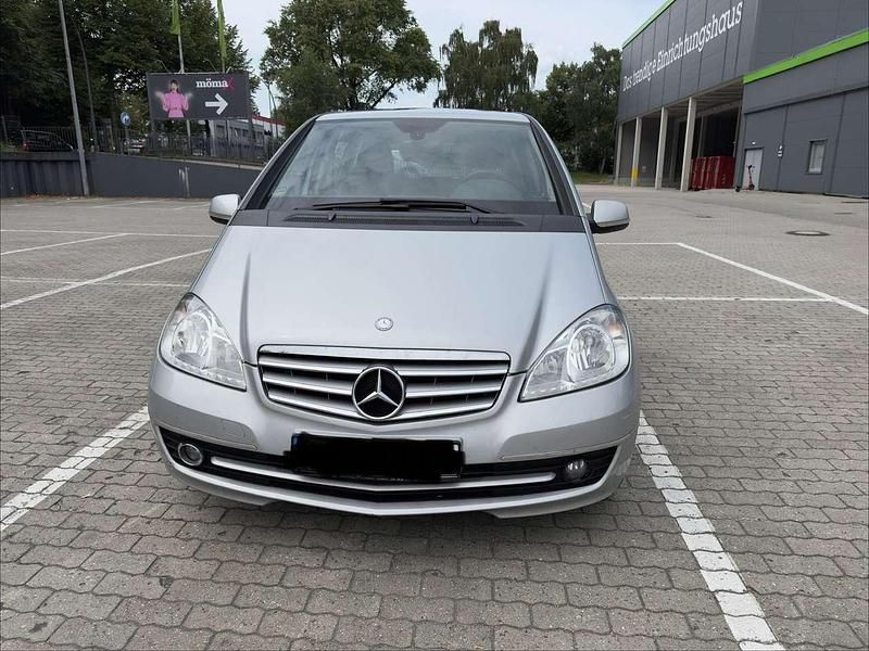 Grau Gebraucht 2009 Mercedes A160 Kleinwagen | 5.900 € (Fairer Preis) - Bild 1/4