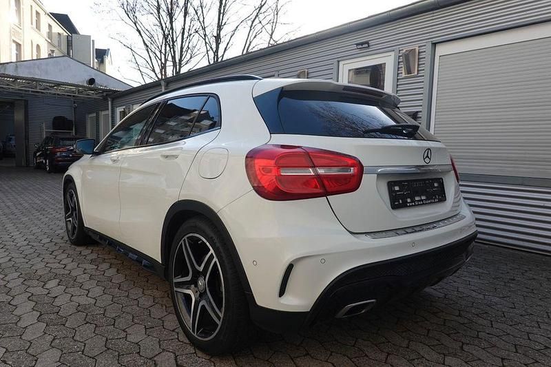 Gebraucht Mercedes GLA250 AMG 211 PS (155 kW) 2014 Weiß SUV