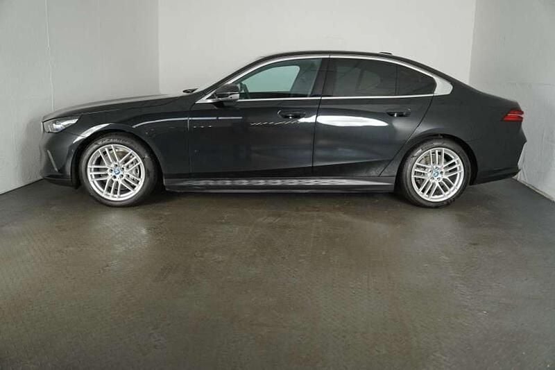 Gebraucht BMW i5 Performance 250 kW (340 PS) 2024 Black sapphire metallic Limousine