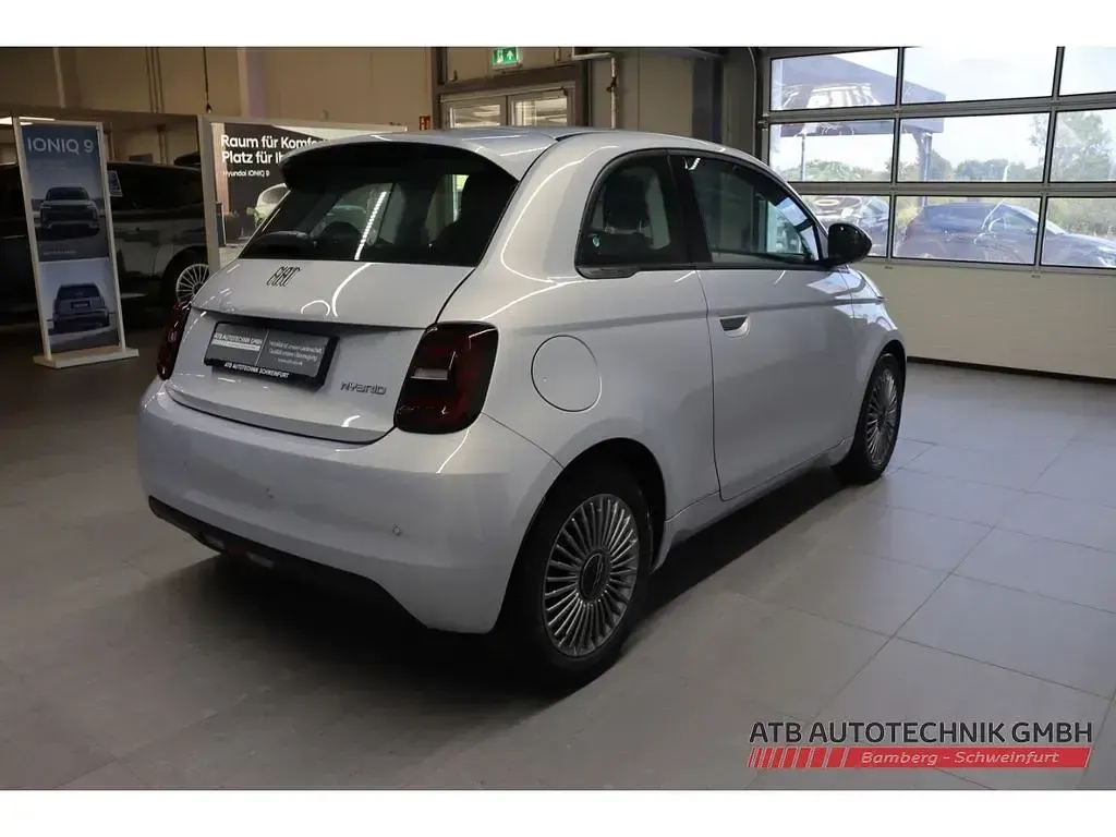 Neu Fiat 500 Icon 65 PS (47 kW) 2026 Schwarz Limousine