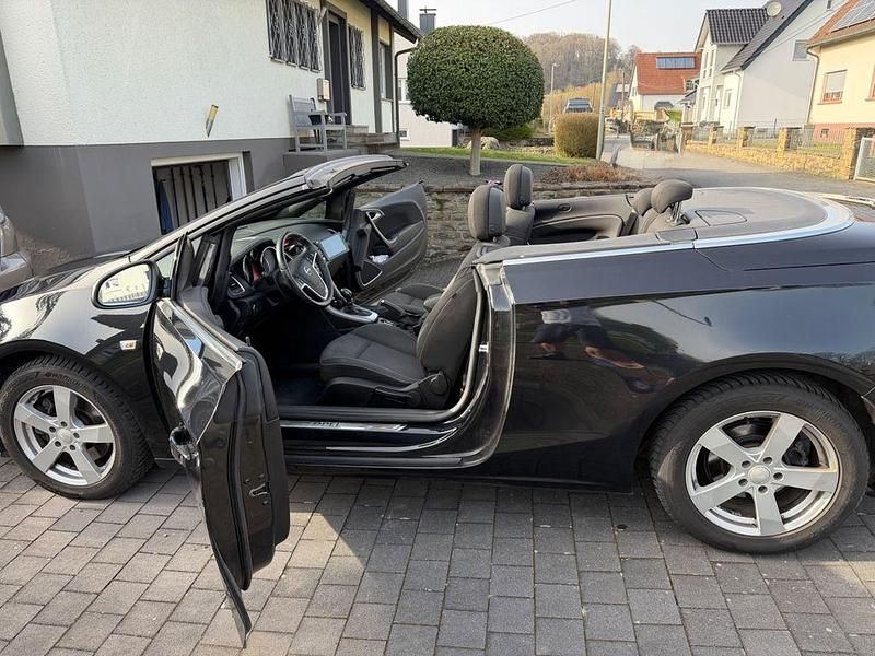 Gebraucht Opel Cascada Edition 120 PS (88 kW) 2013 Schwarz Cabrio